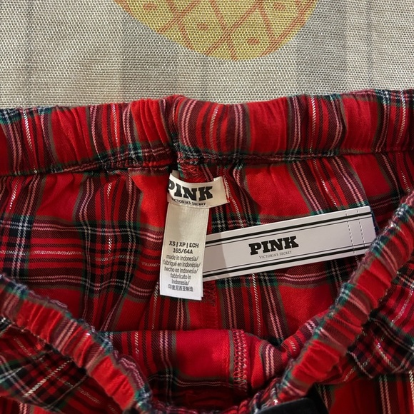 VS PINK Flannel Boxy Pajama Shorts - Picture 3 of 6